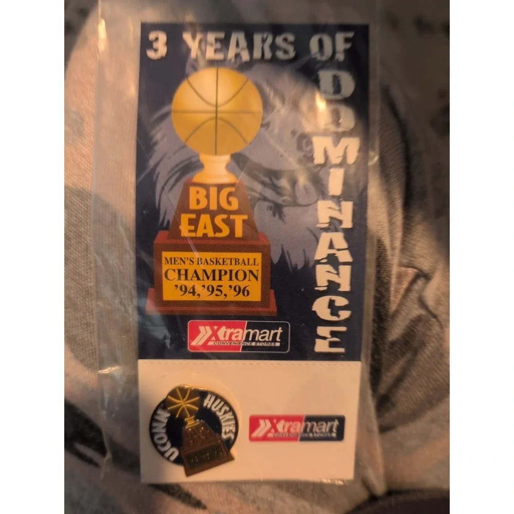 UCONN CONNECTICUT HUSKIES - BIG EAST 1994‎ 1995 1996 1.25